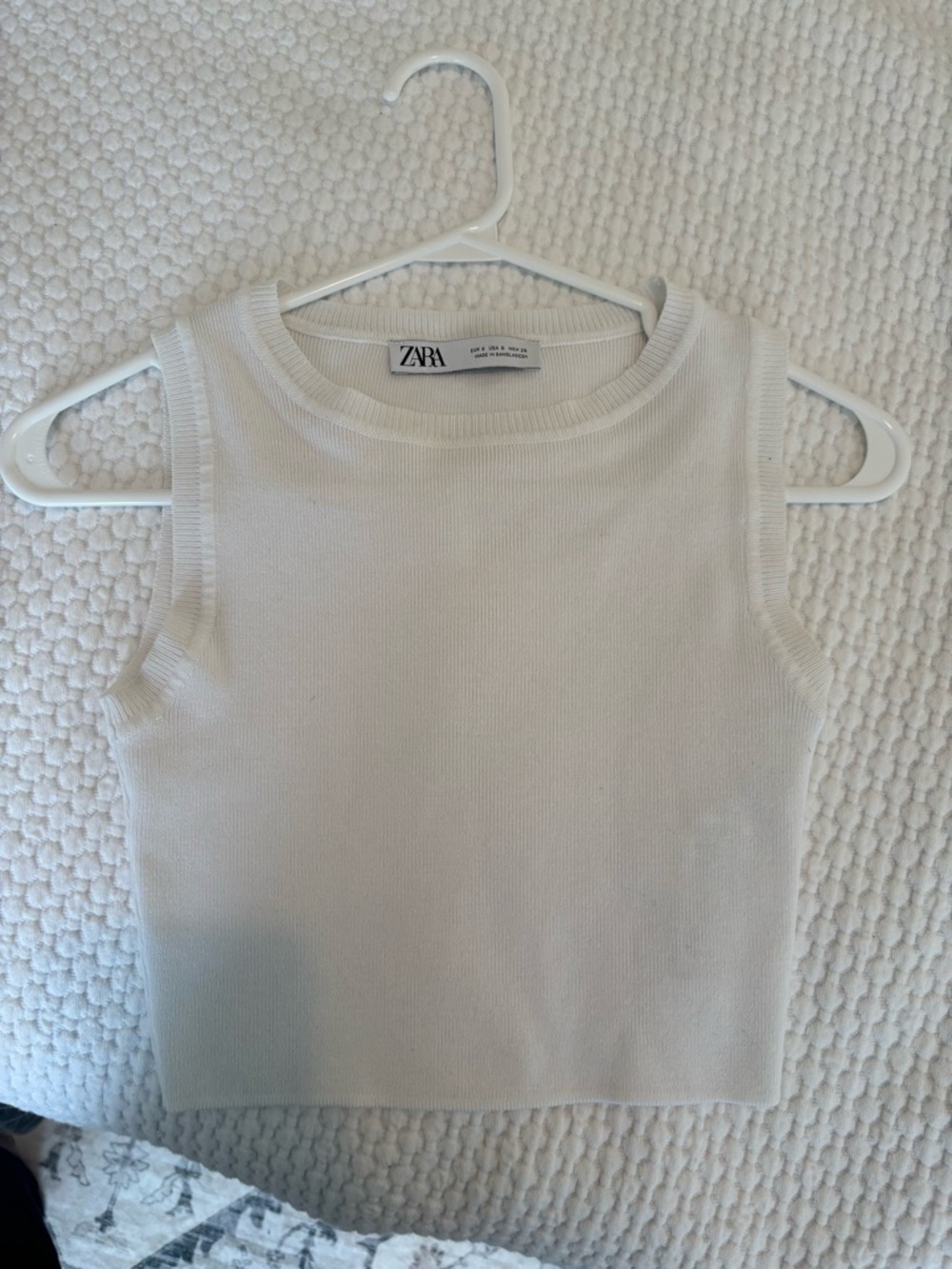 Zara White Ribbed Sleeveless Knit Top